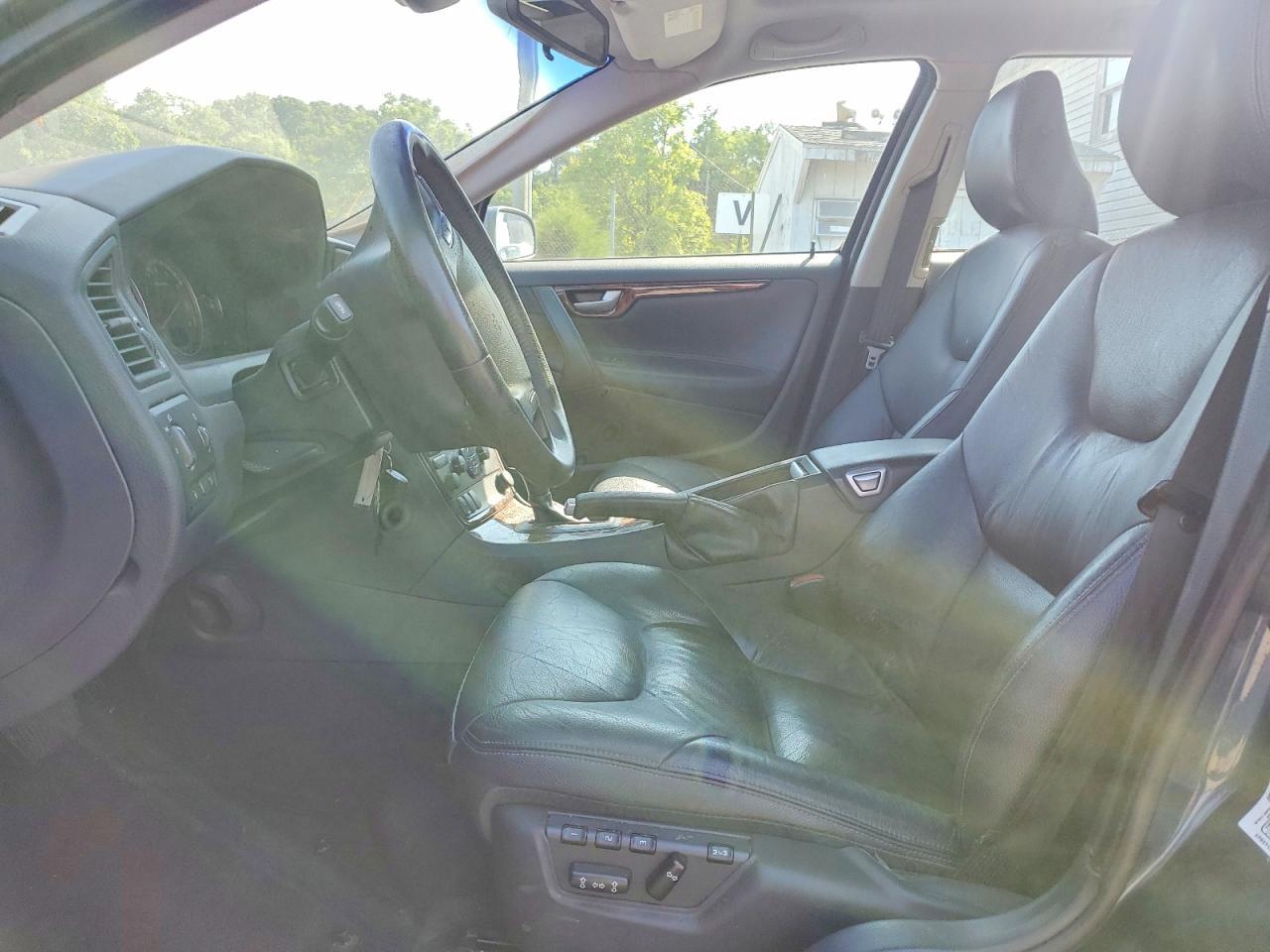 2006 VOLVO V70