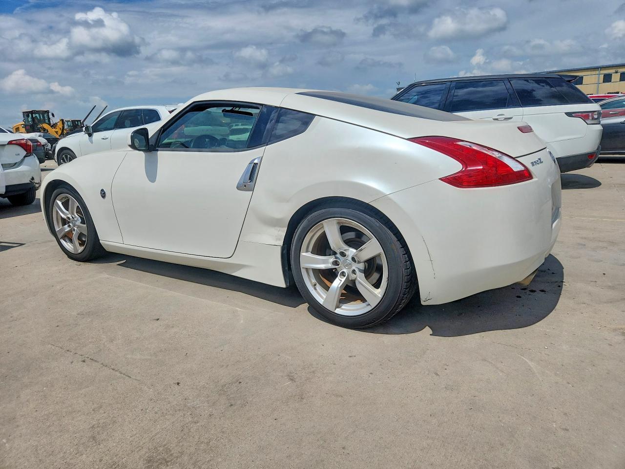 2011 NISSAN 370Z