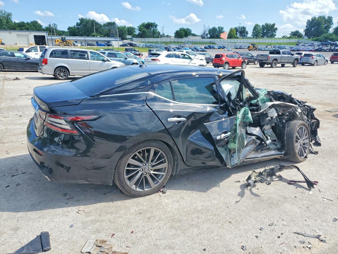2019 NISSAN Maxima