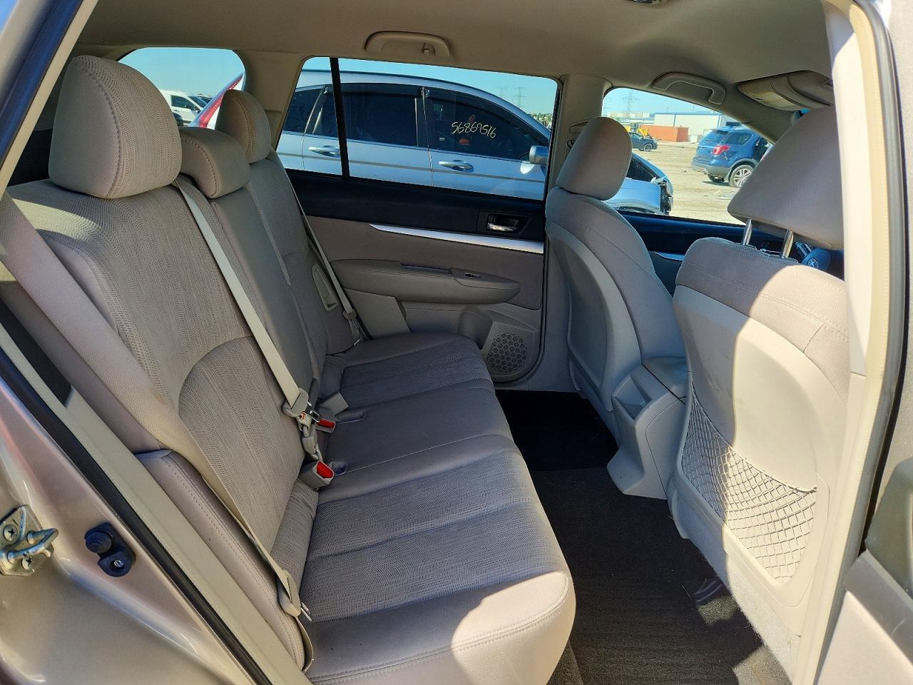2014 SUBARU Outback