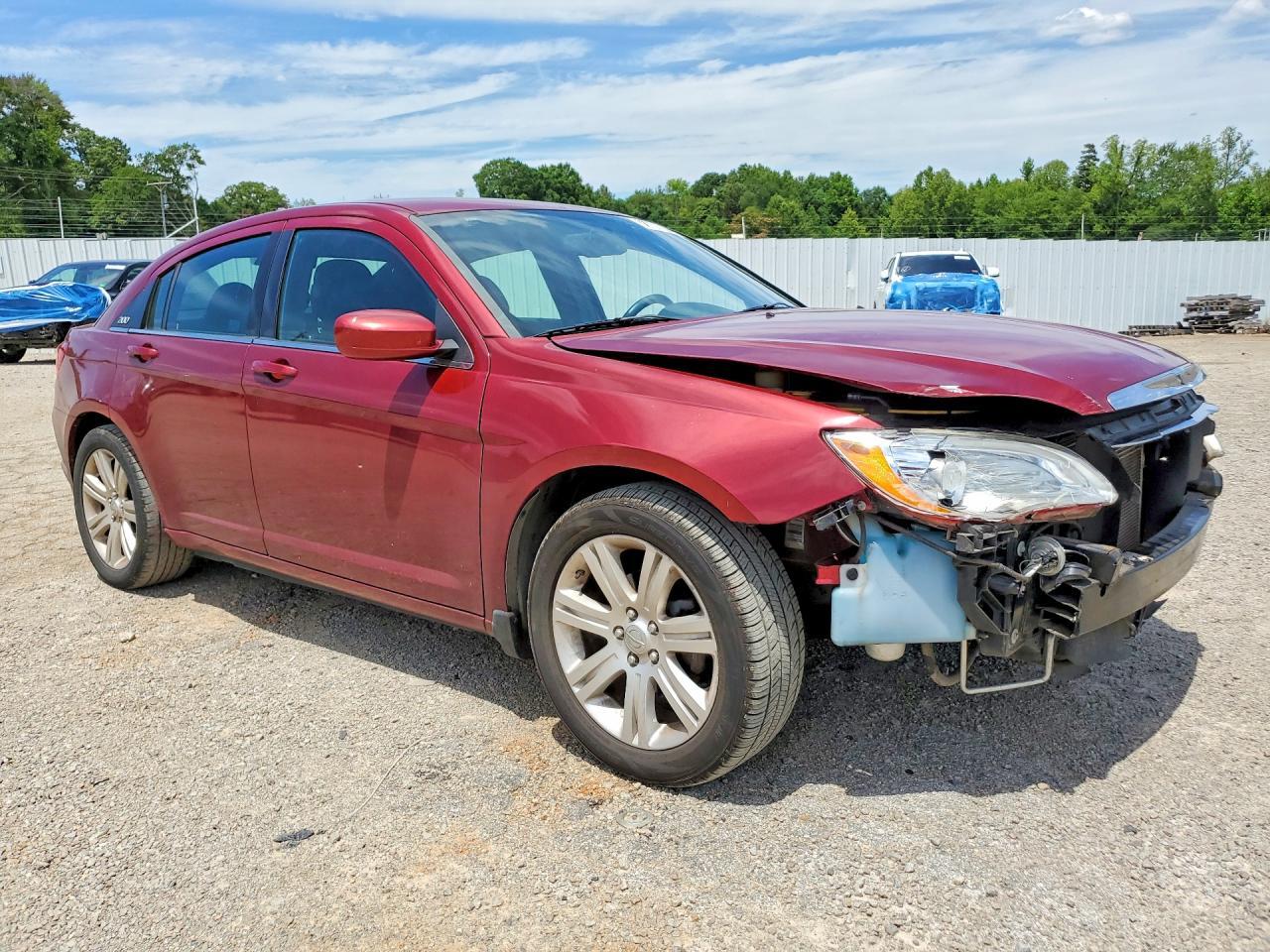 2013 CHRYSLER 200