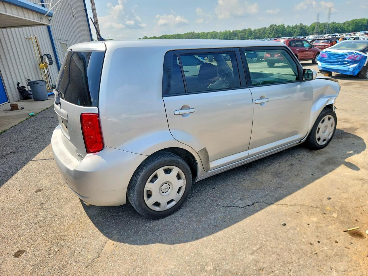 2010 TOYOTA SCION
