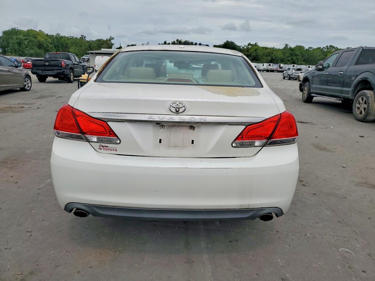 2011 TOYOTA Avalon