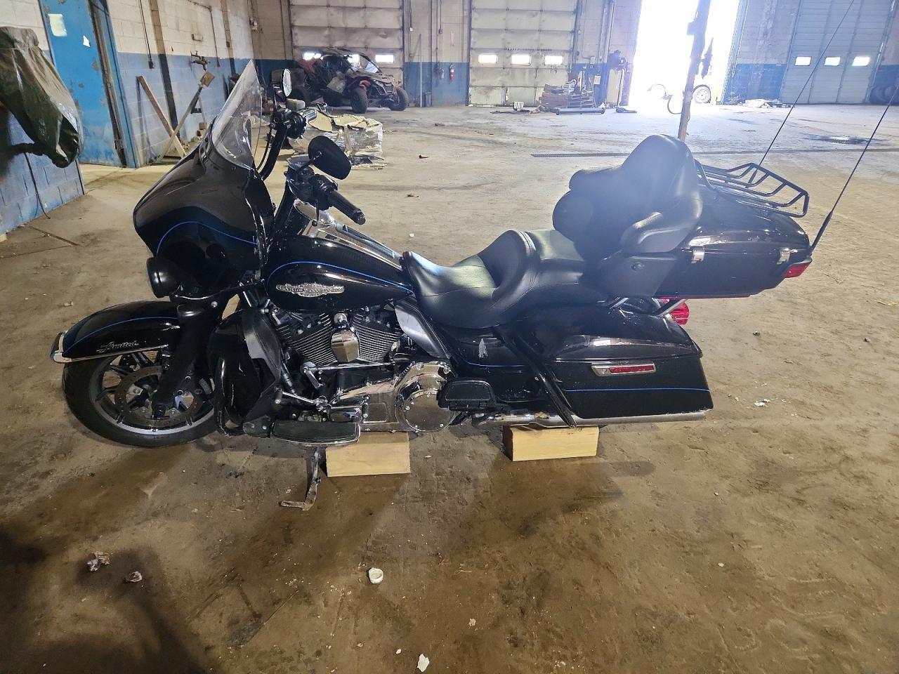 2015 HARLEY-DAVIDSON FLHTK