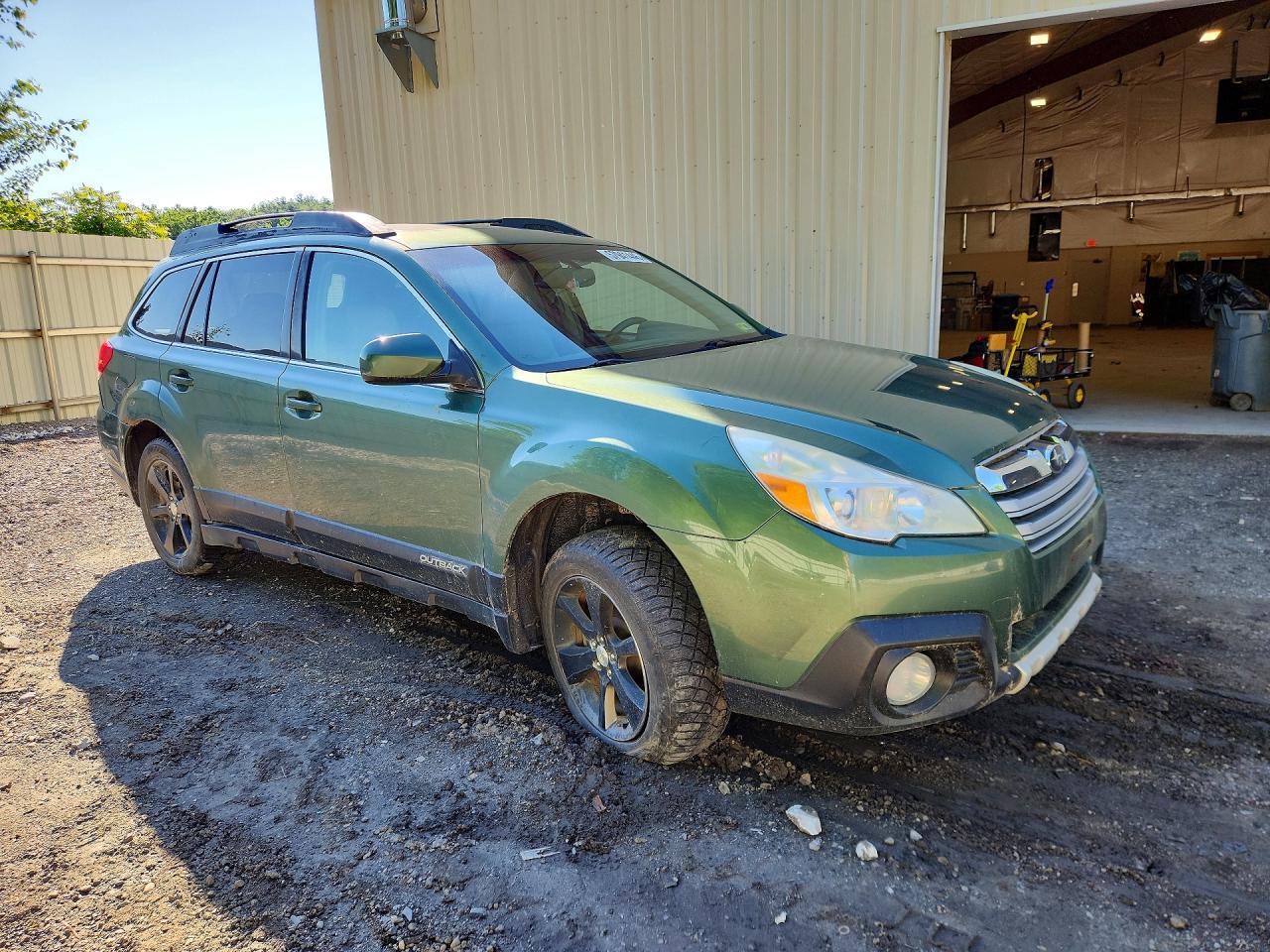 2013 SUBARU Outback