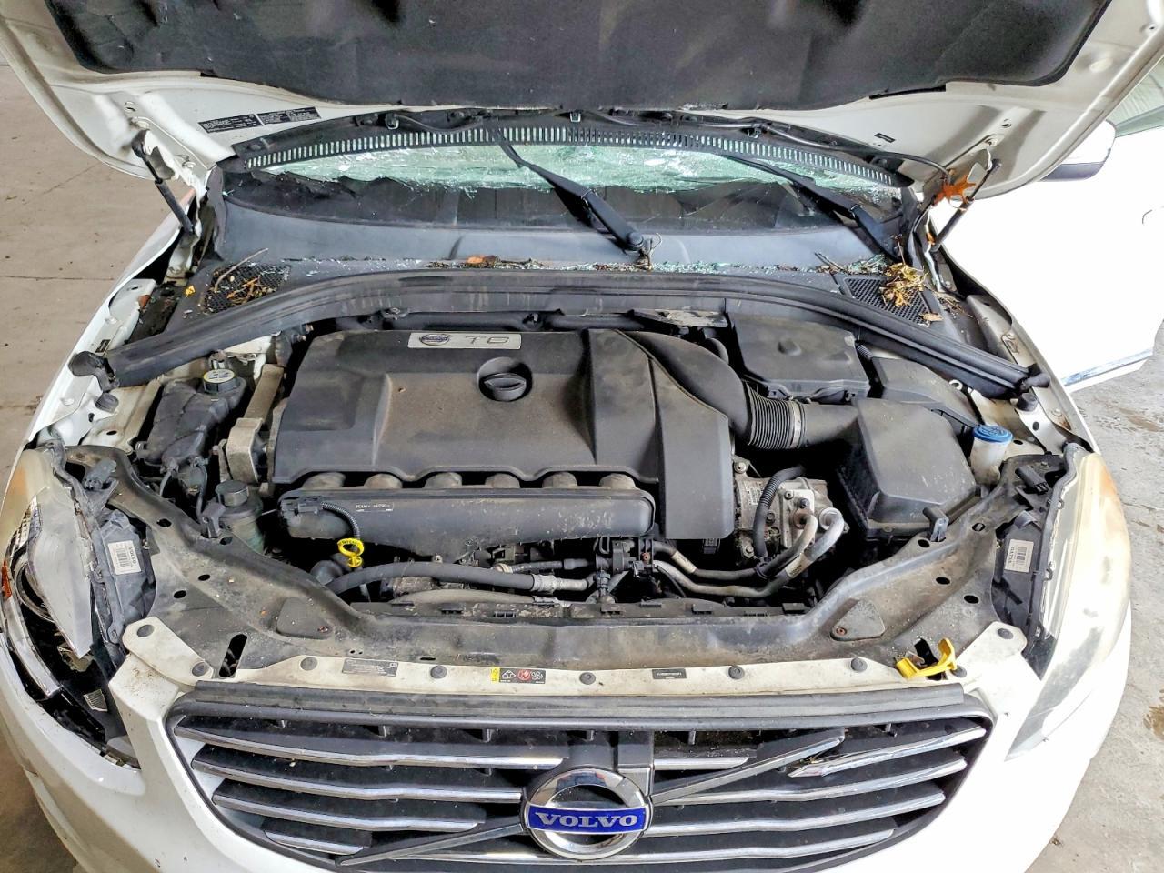 2015 VOLVO XC60