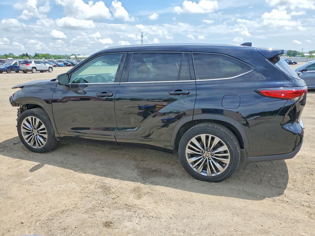 2022 TOYOTA HIGHLANDER