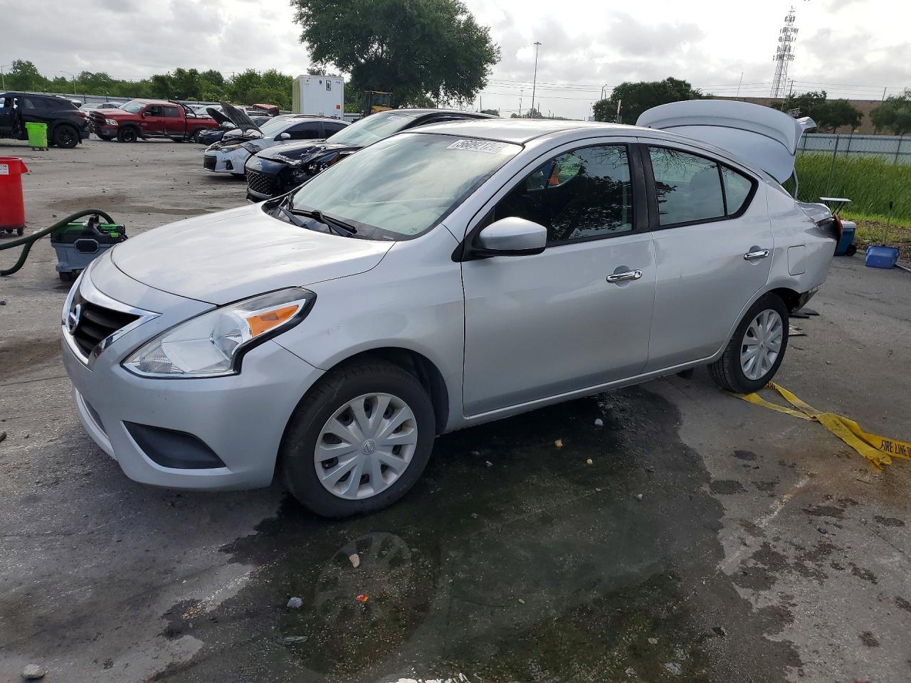 2017 NISSAN VERSA