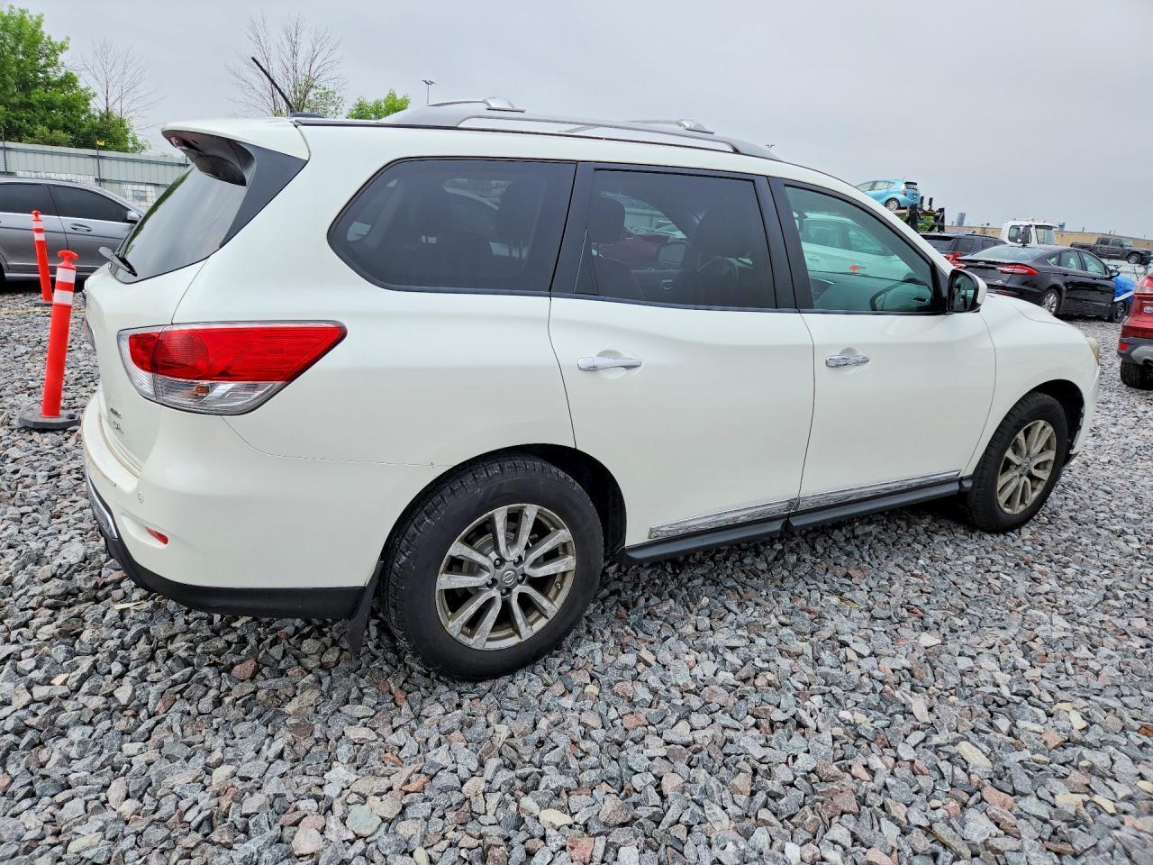 2015 NISSAN PATHFINDER