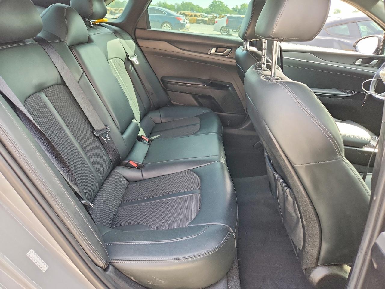 2022 KIA K5
