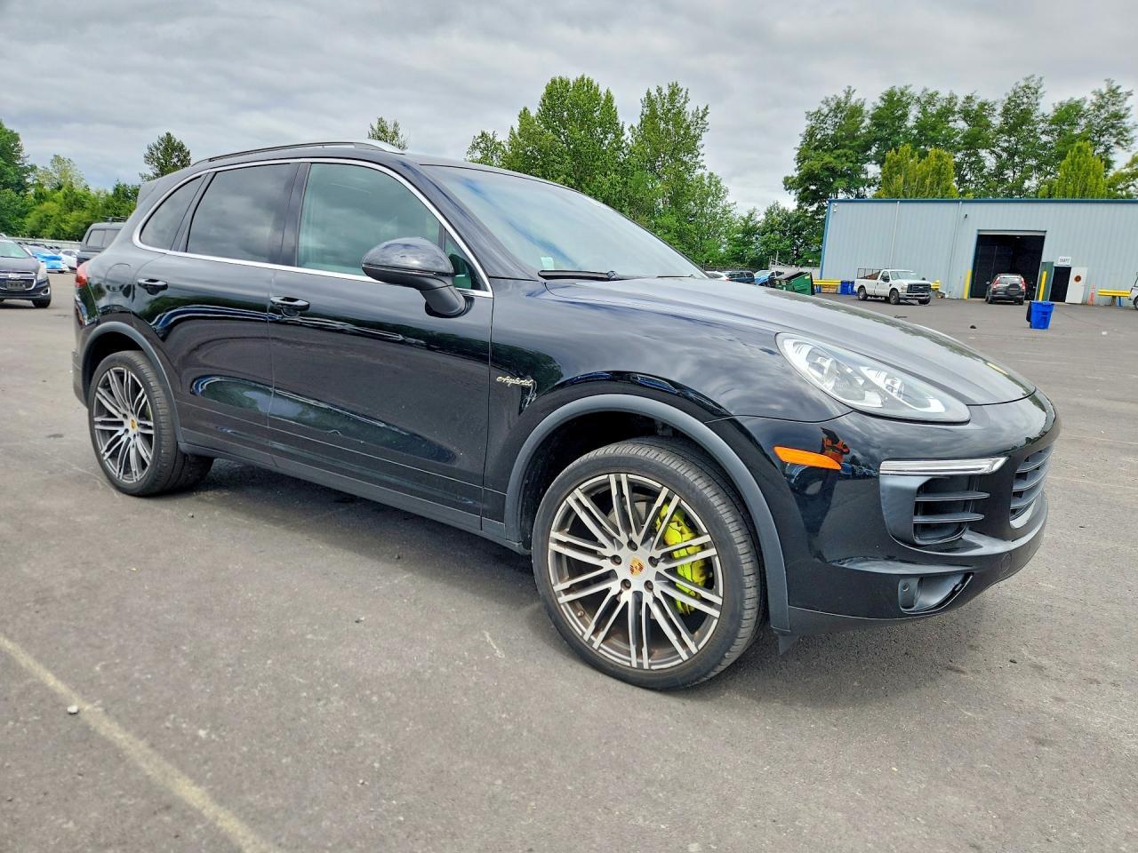 2016 PORSCHE CAYENNE