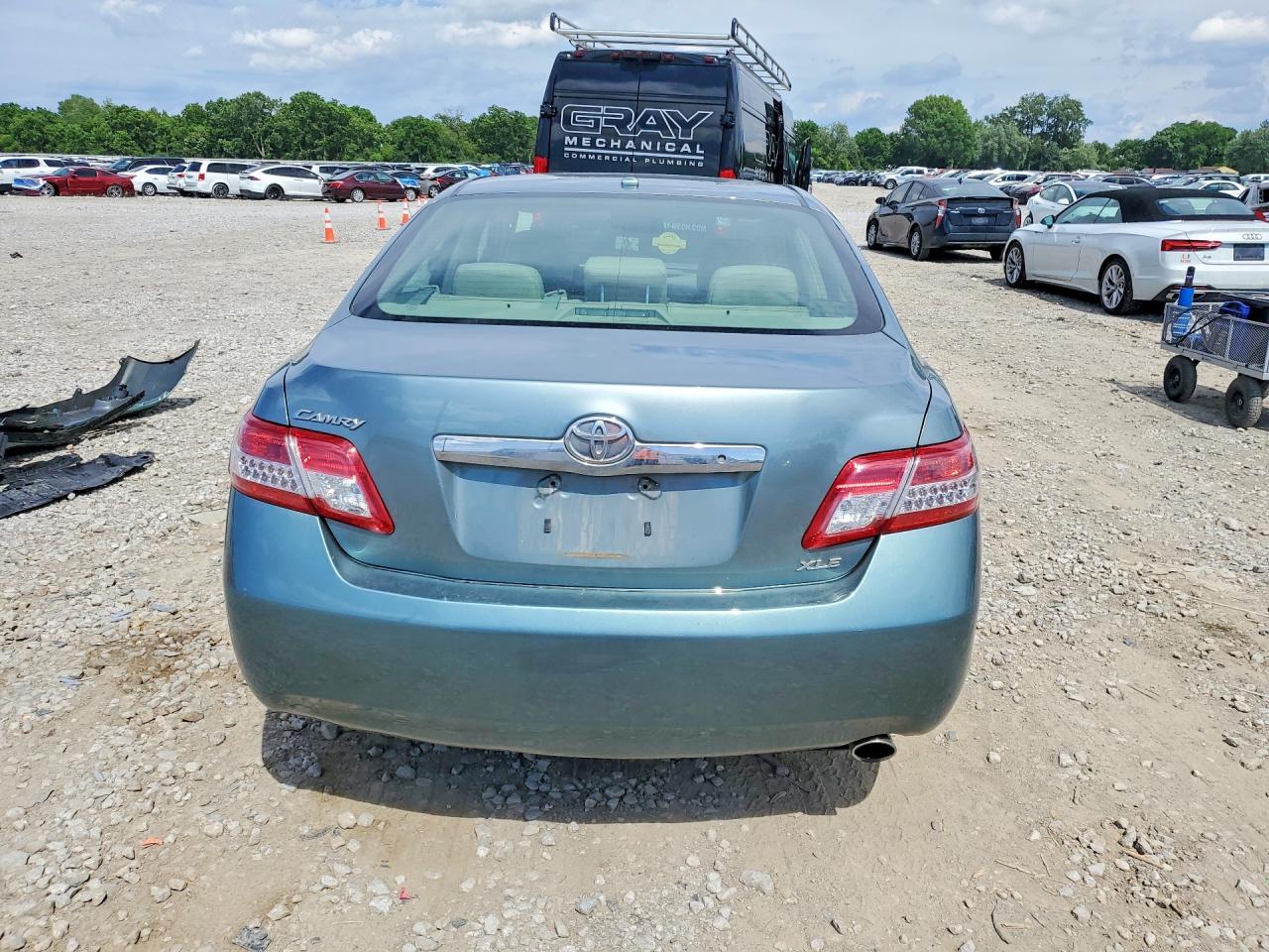 2011 TOYOTA CAMRY
