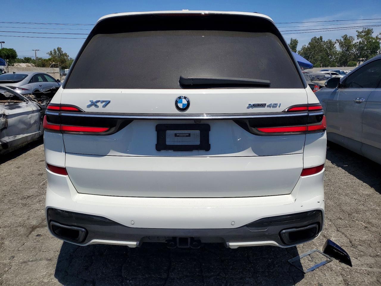 2023 BMW X7
