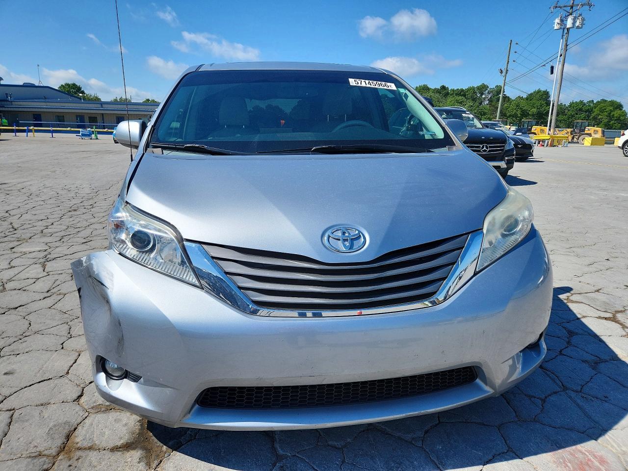 2014 TOYOTA SIENNA