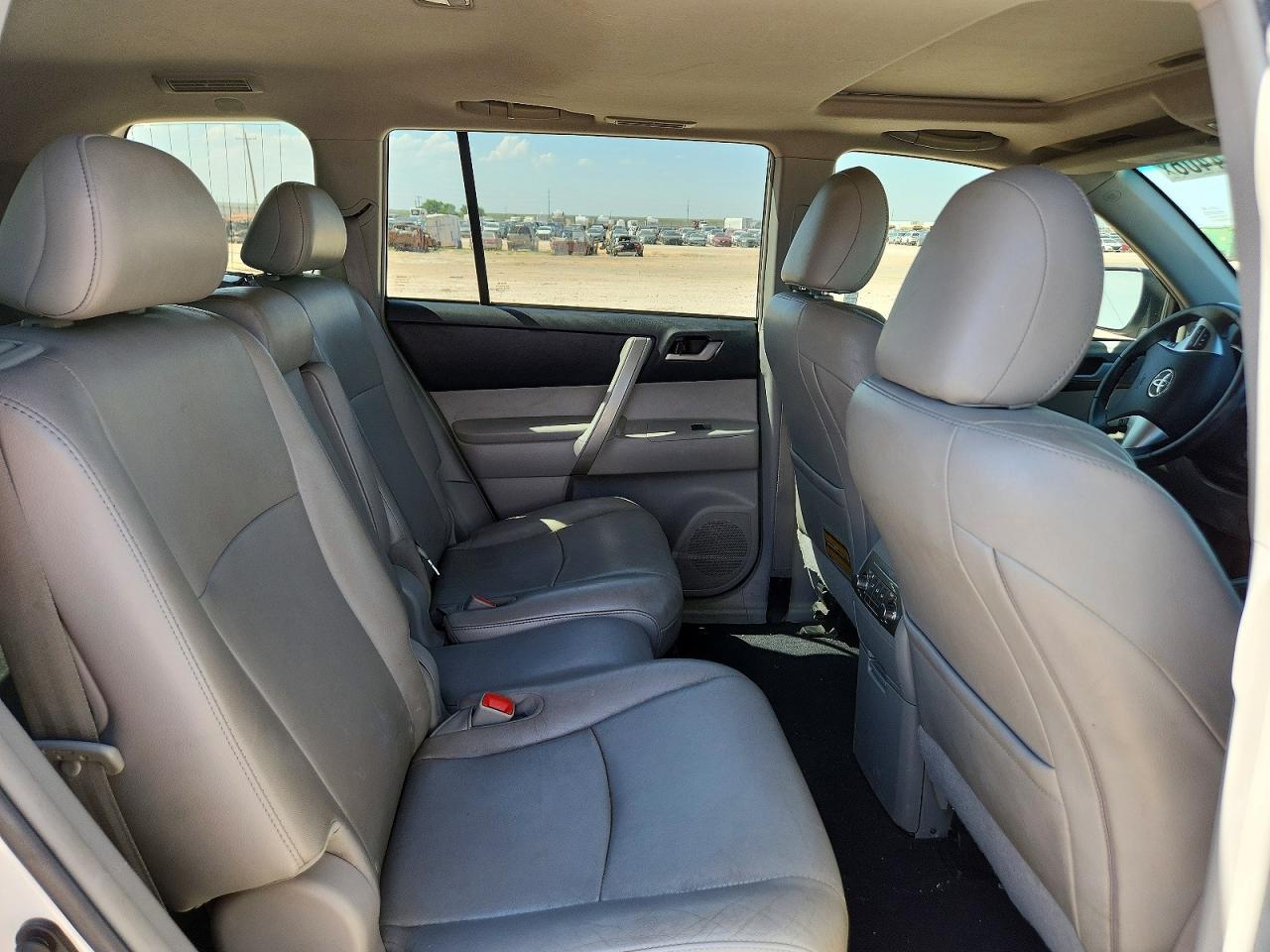 2012 TOYOTA HIGHLANDER