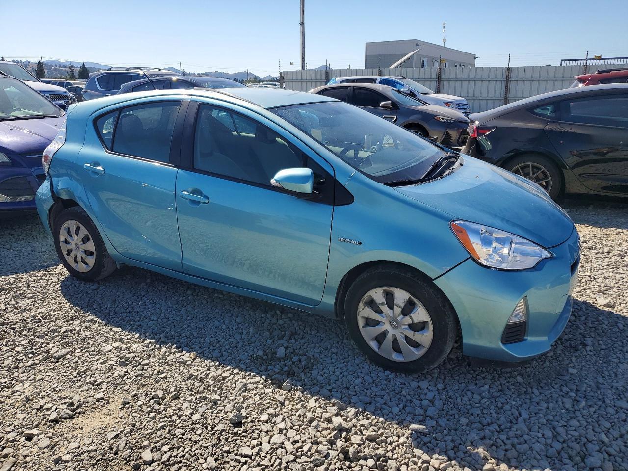 2013 TOYOTA Prius c