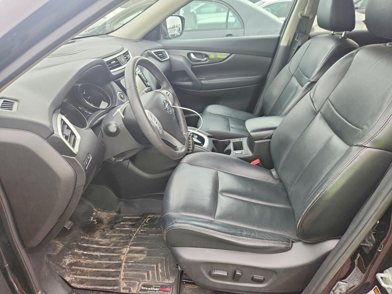 2015 NISSAN ROGUE