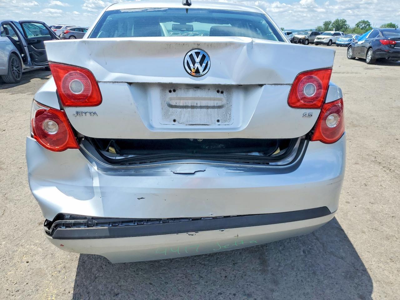 2005 VOLKSWAGEN JETTA