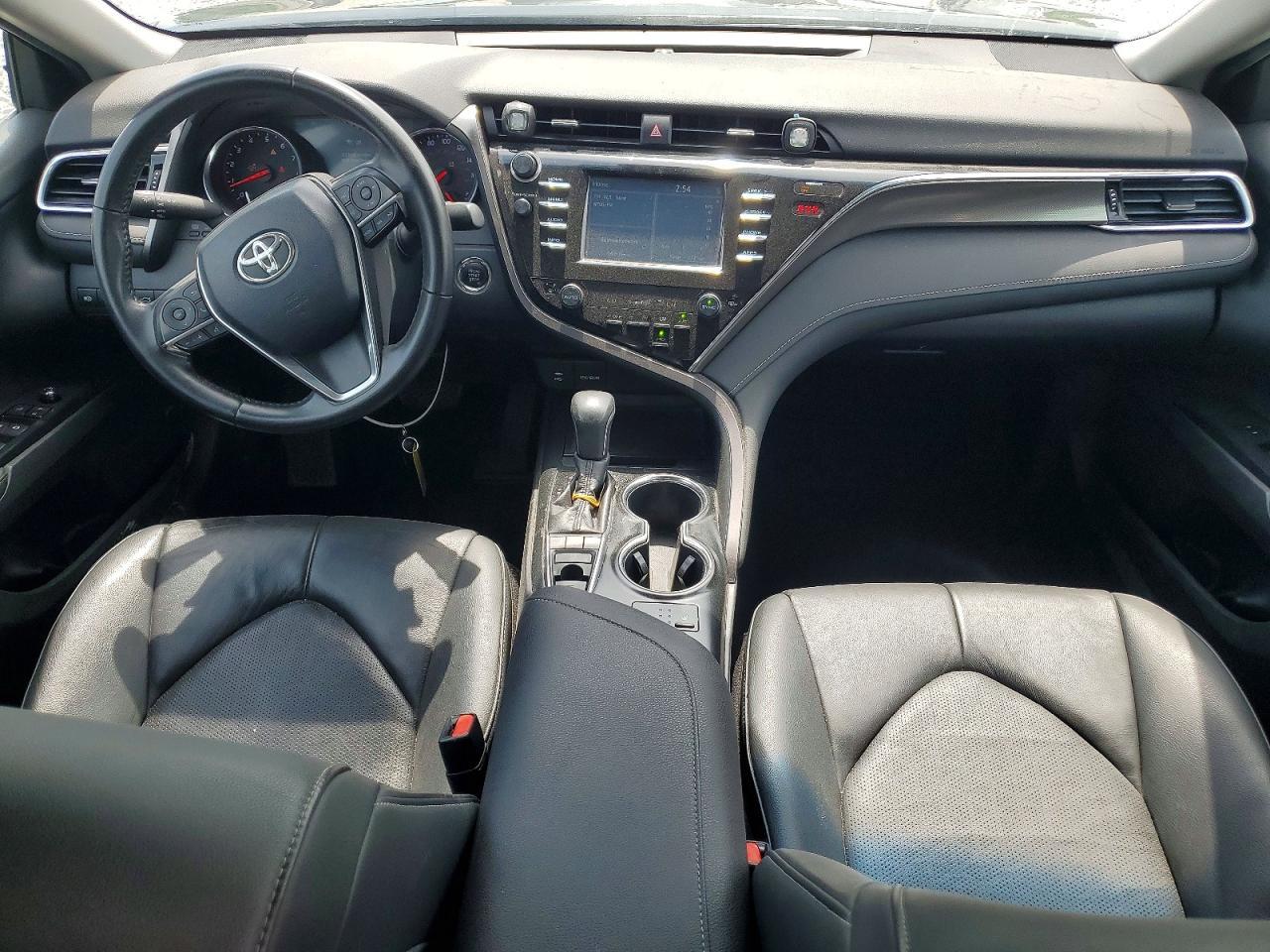 2018 TOYOTA CAMRY