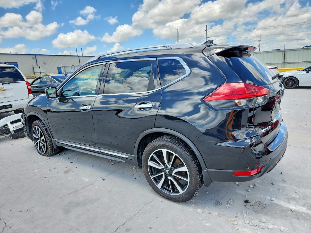 2017 NISSAN ROGUE