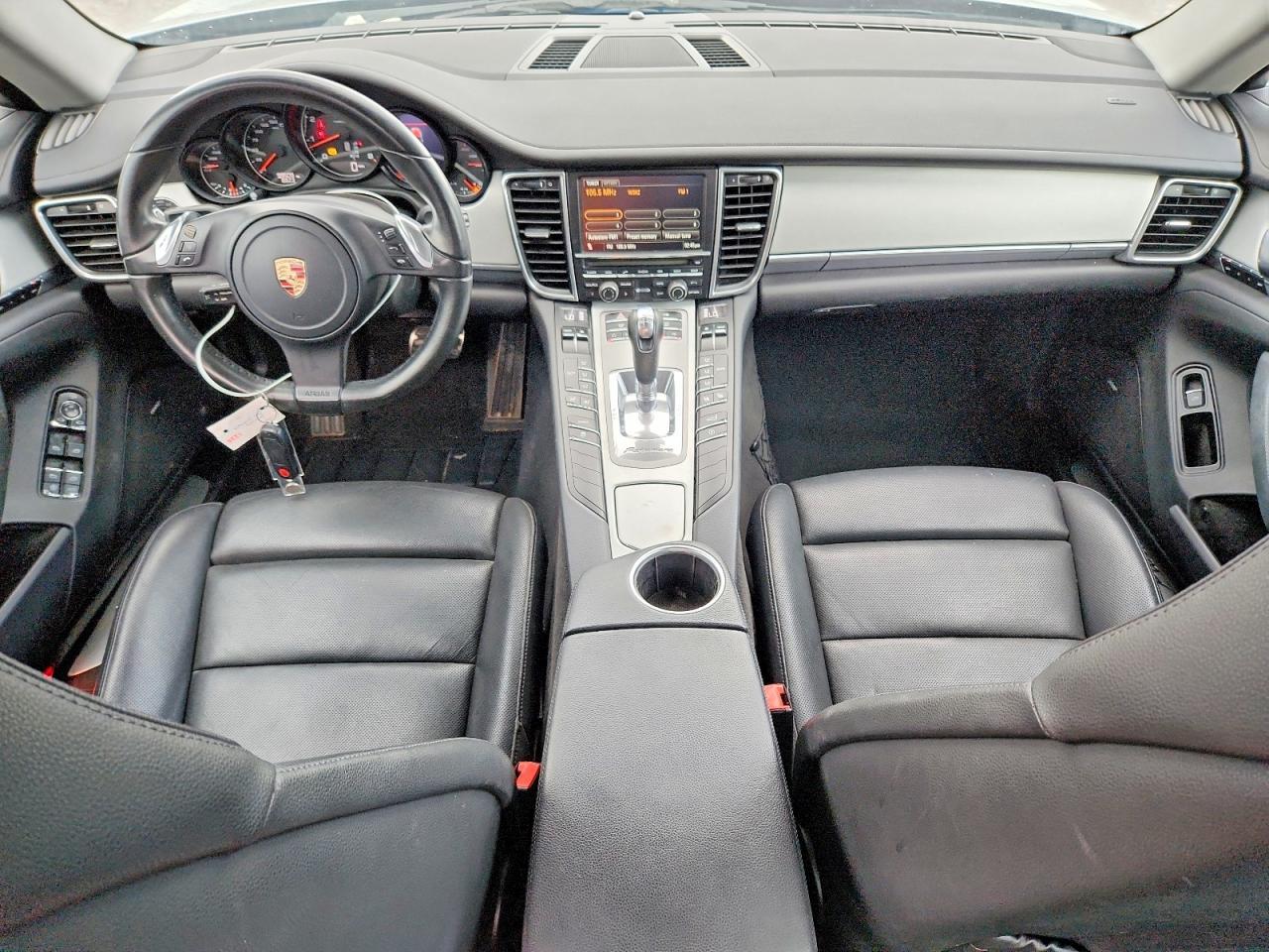 2011 PORSCHE Panamera