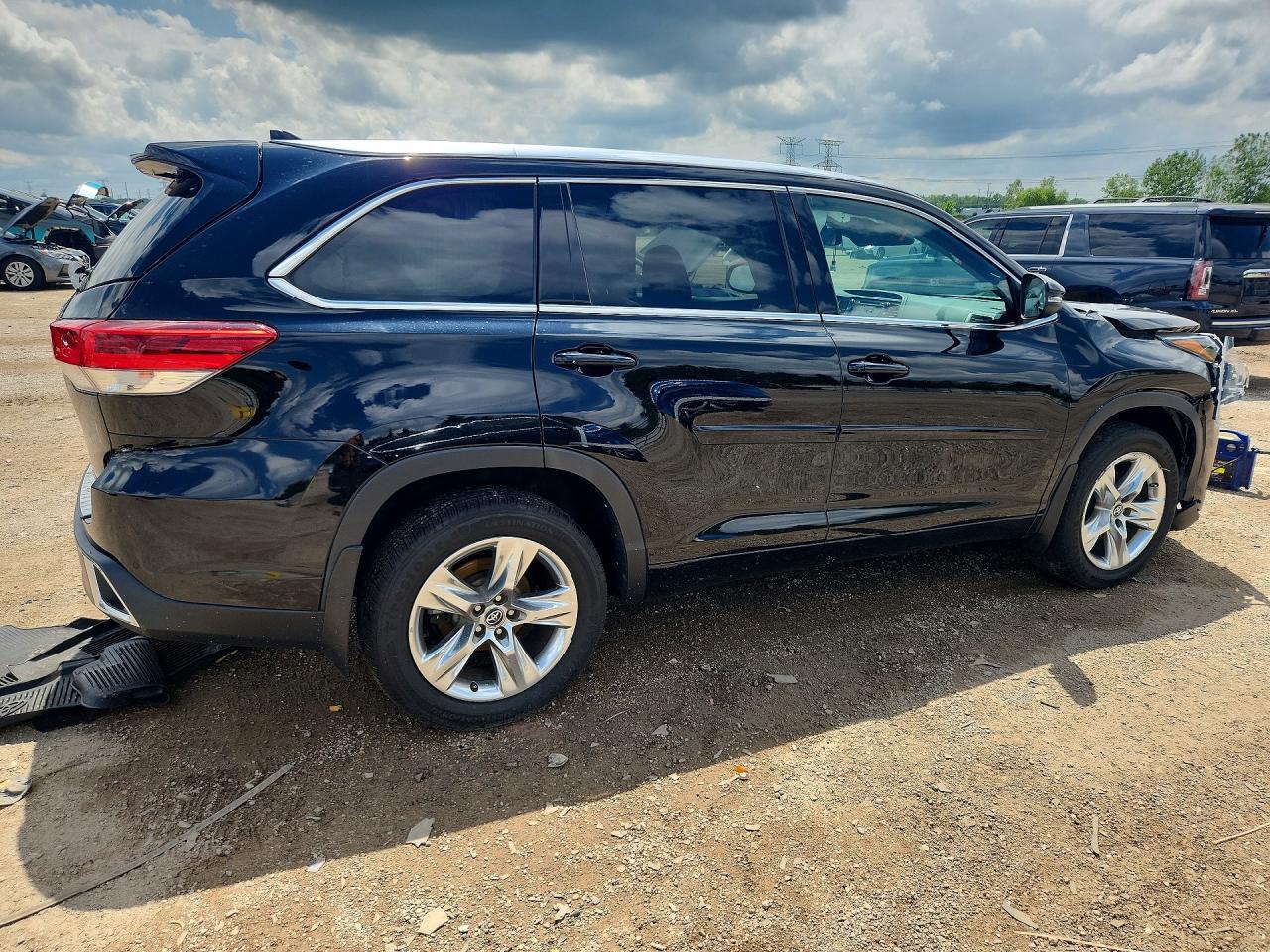 2018 TOYOTA HIGHLANDER