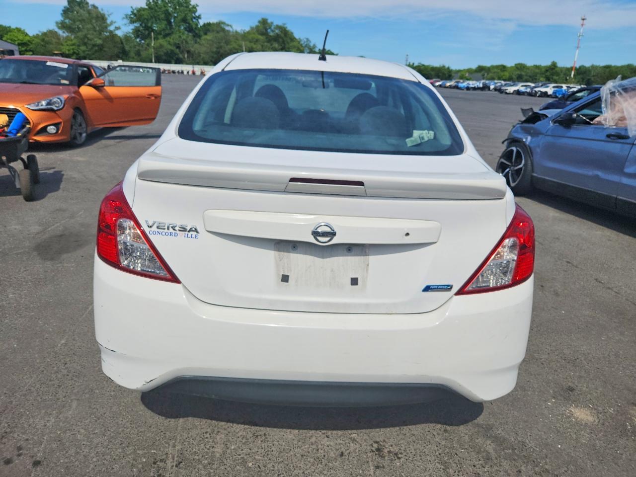 2016 NISSAN VERSA