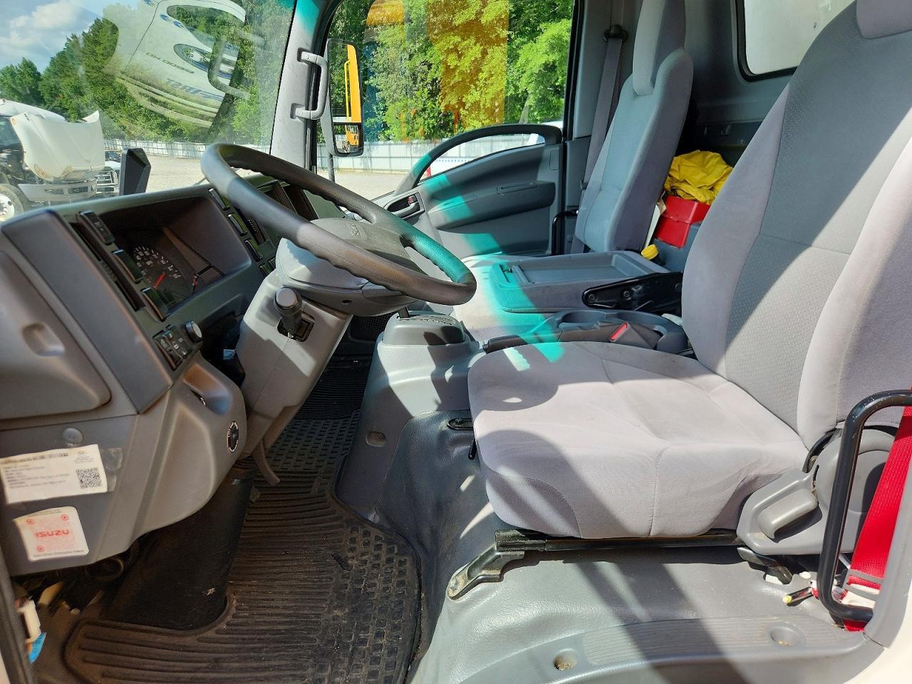 2022 ISUZU Npr Hd