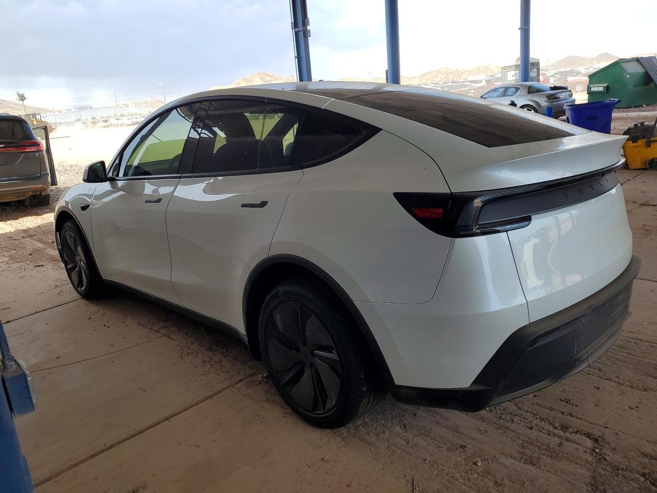 2026 TESLA MODEL Y