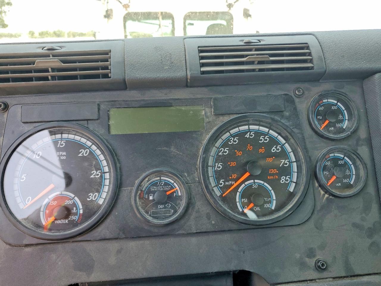 2018 FREIGHTLINER Cascadia 113