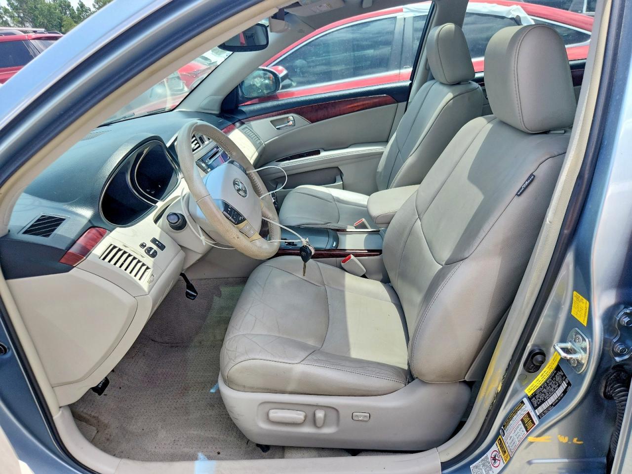 2011 TOYOTA Avalon