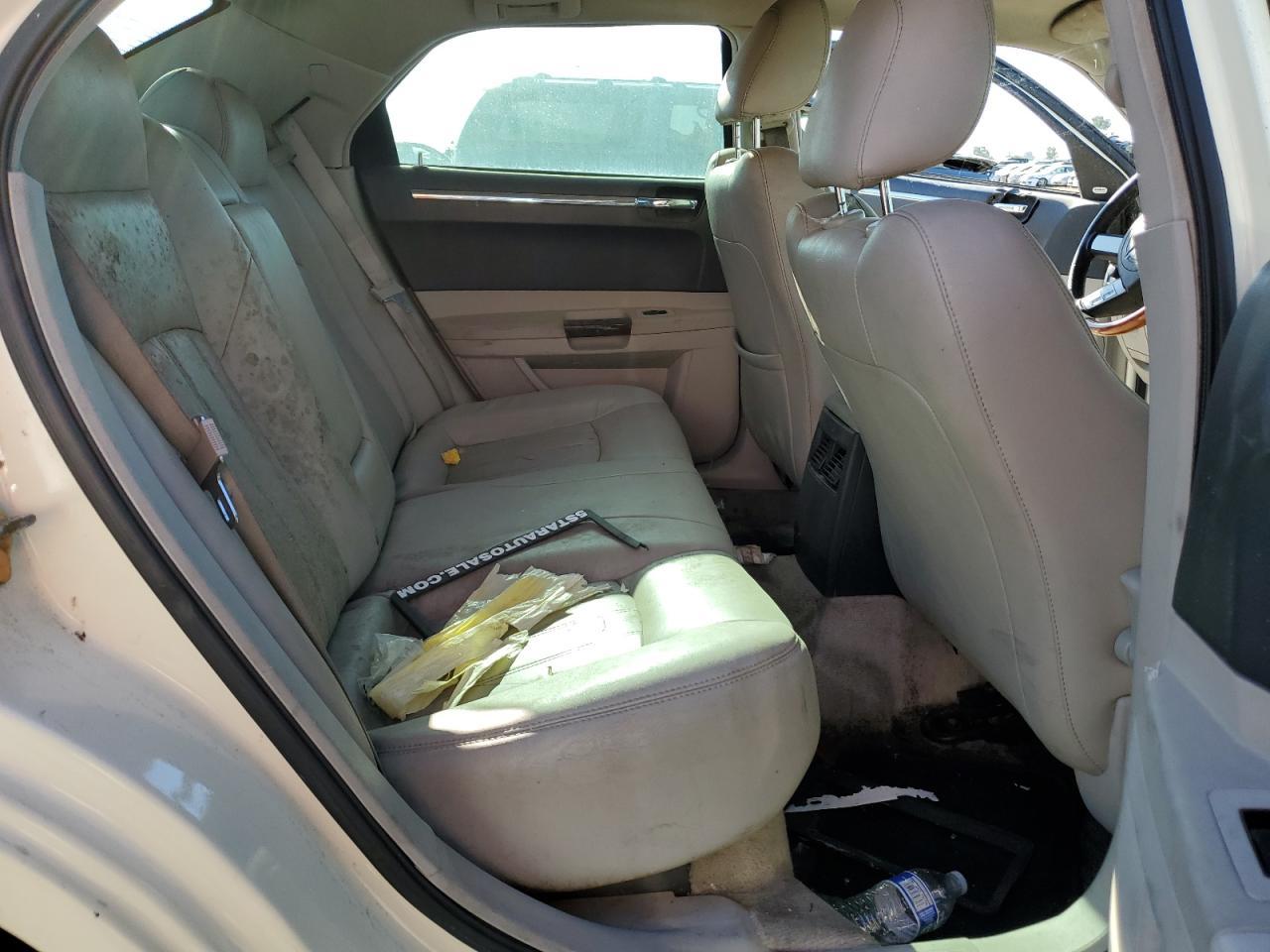 2005 CHRYSLER 300