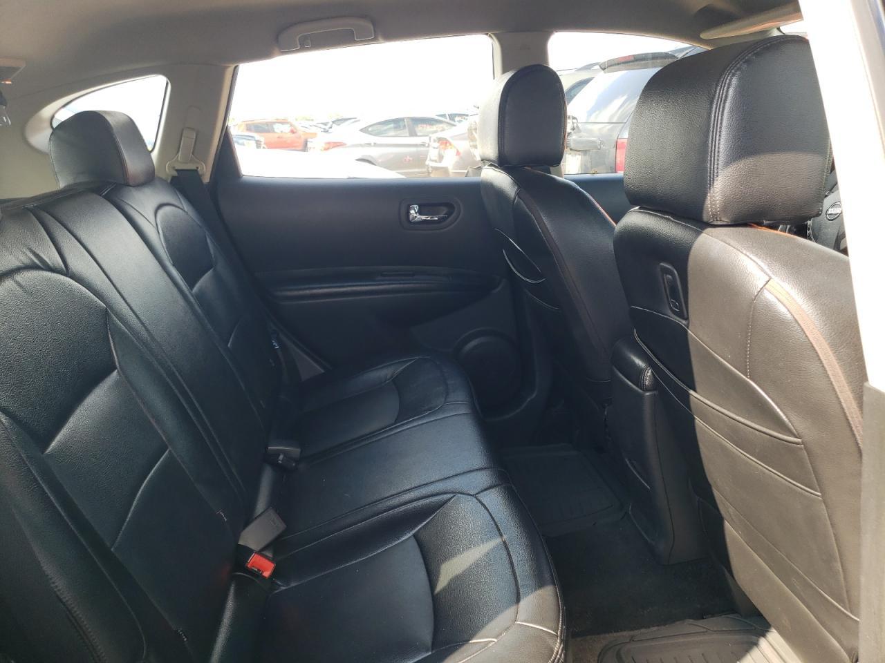 2014 NISSAN ROGUE