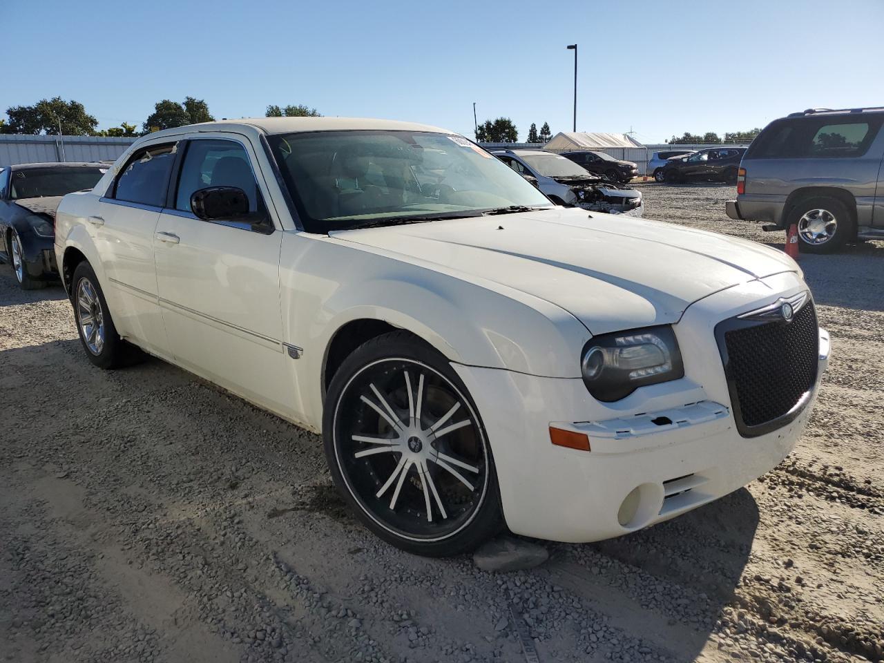2005 CHRYSLER 300