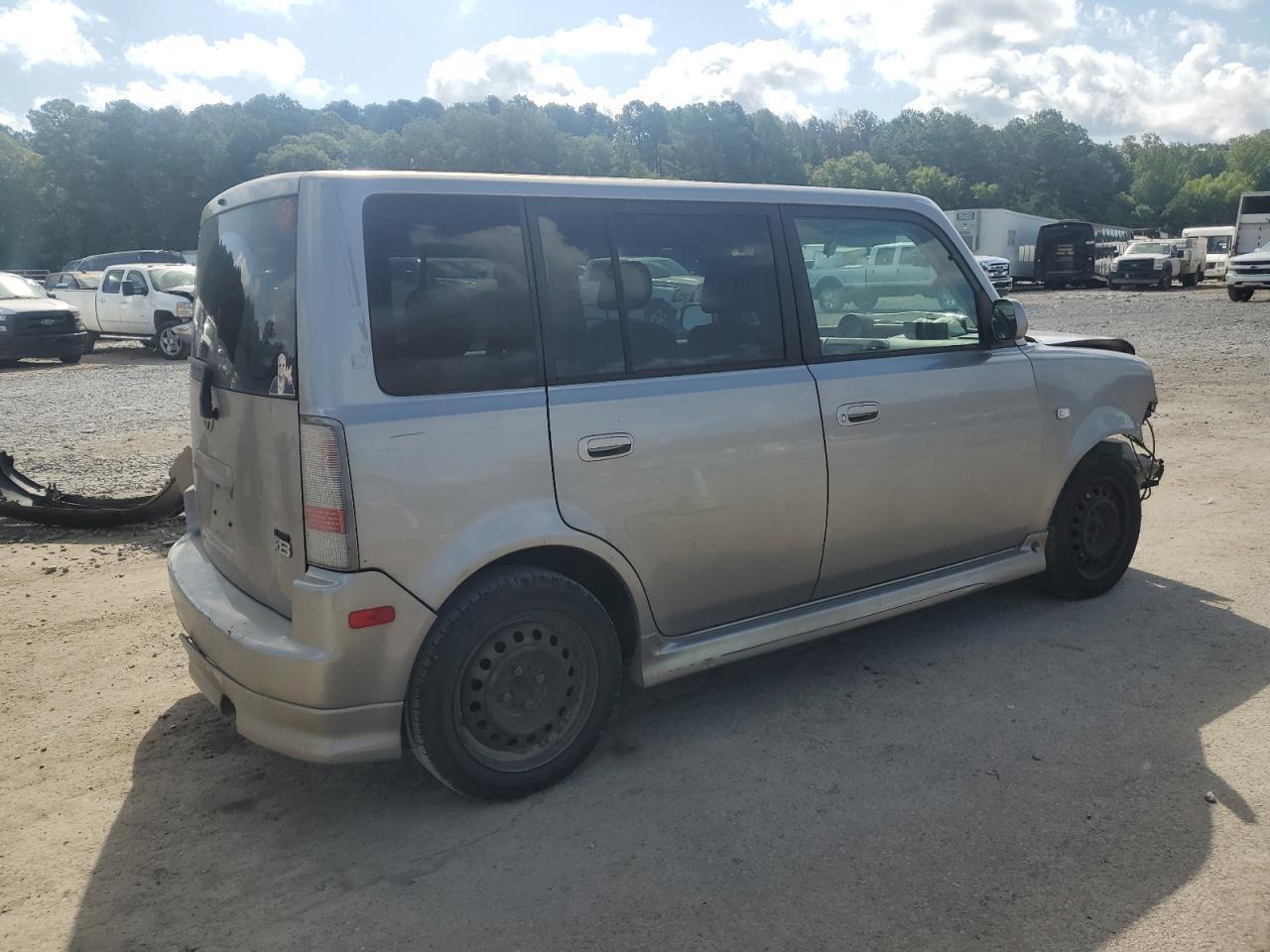 2005 TOYOTA SCION