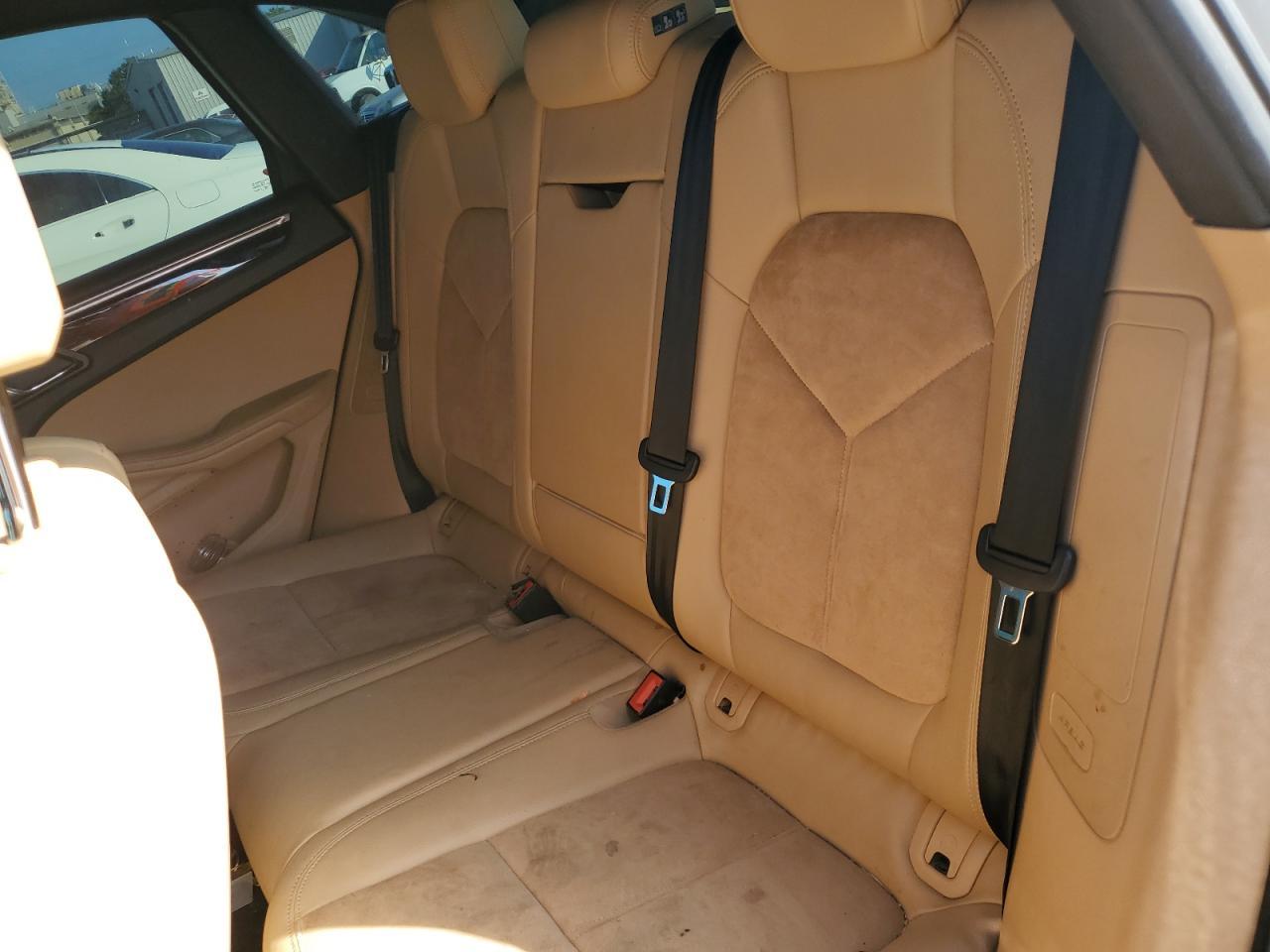 2017 PORSCHE Macan