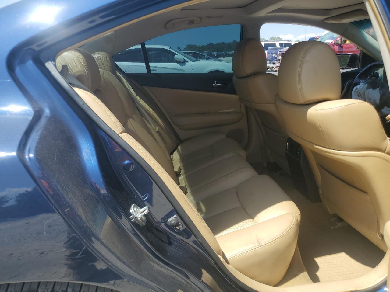 2011 NISSAN Maxima