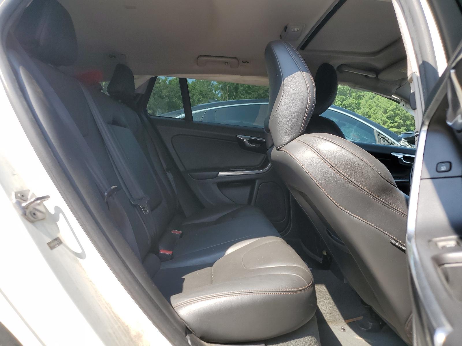 2016 VOLVO V60