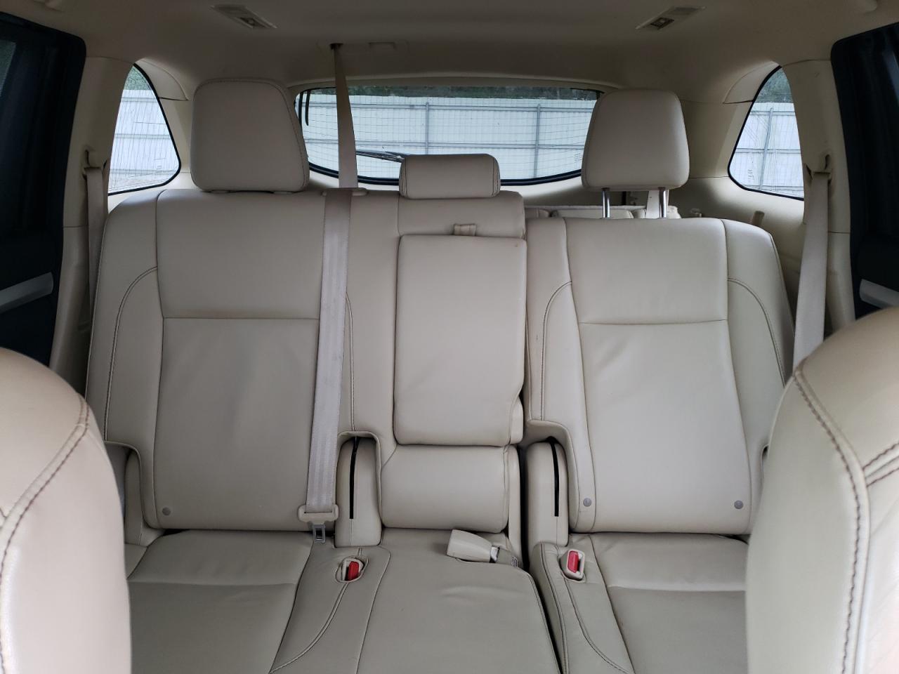 2016 TOYOTA HIGHLANDER