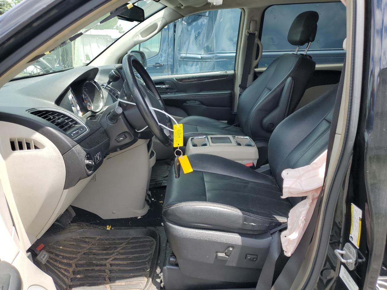 2012 CHRYSLER Town & Country