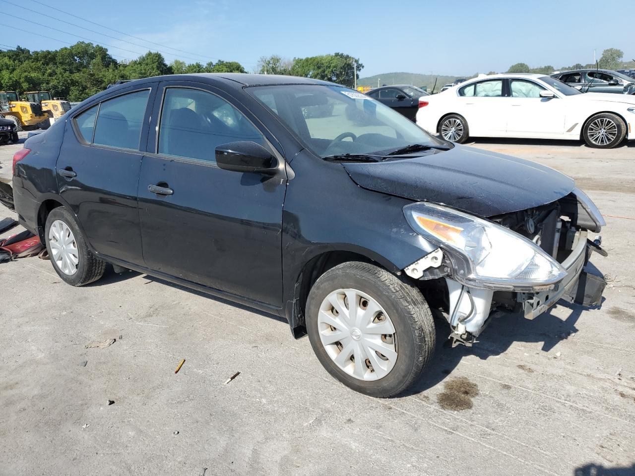 2017 NISSAN VERSA