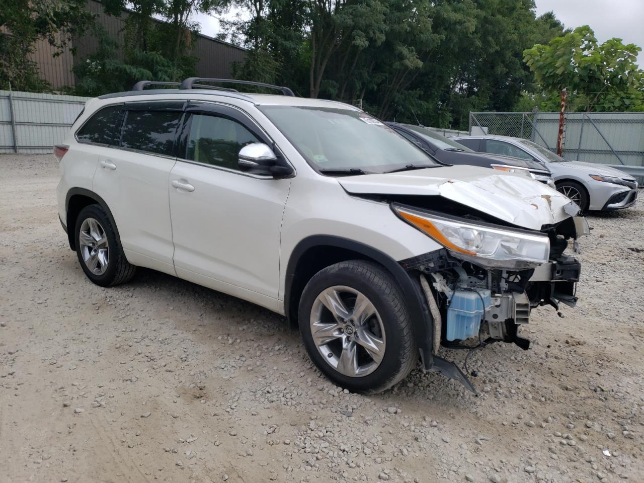 2016 TOYOTA HIGHLANDER