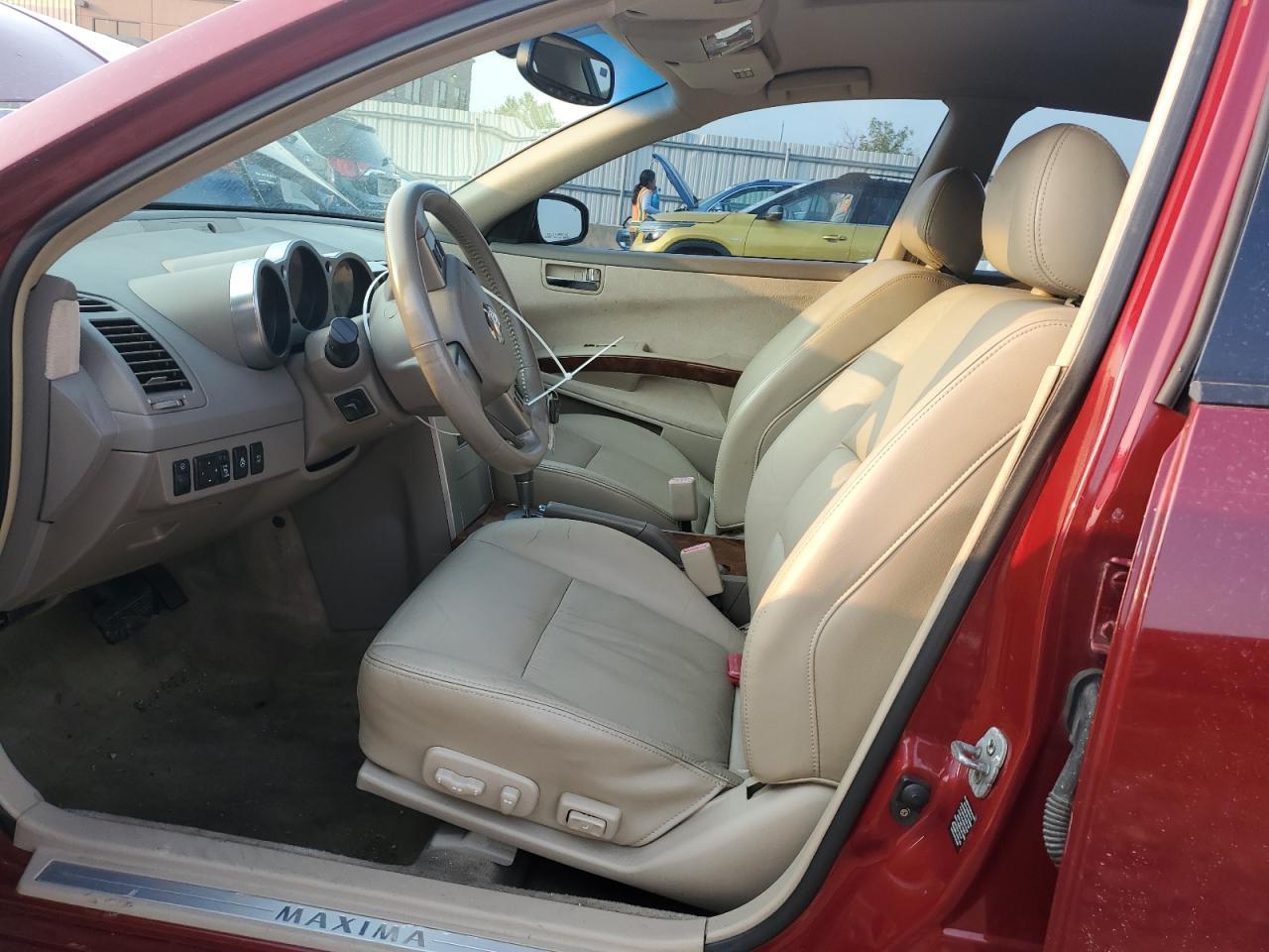 2005 NISSAN Maxima