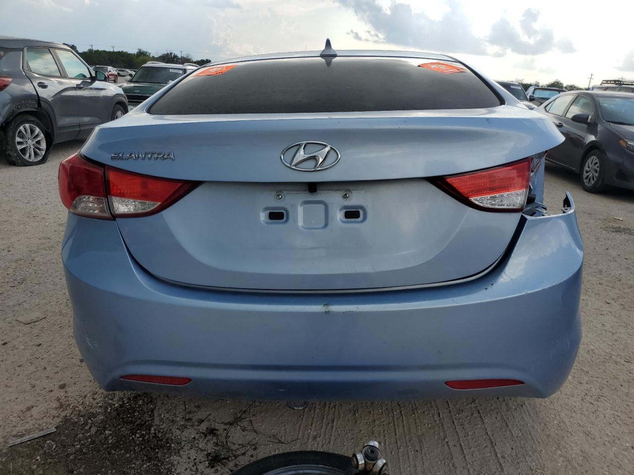 2013 HYUNDAI ELANTRA