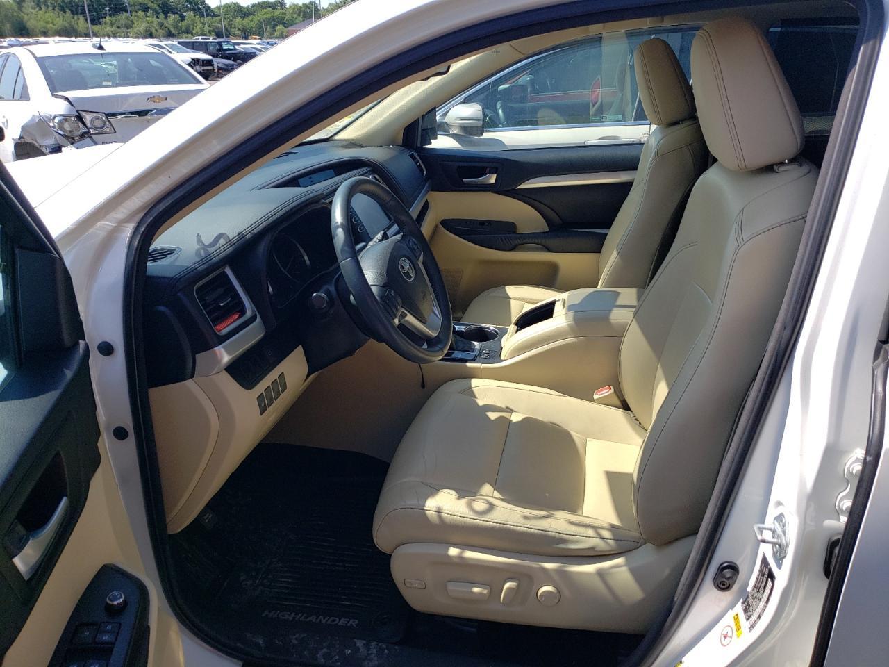 2016 TOYOTA HIGHLANDER