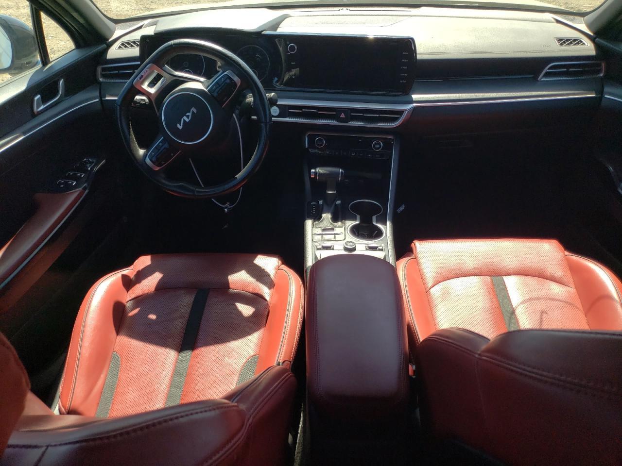 2022 KIA K5