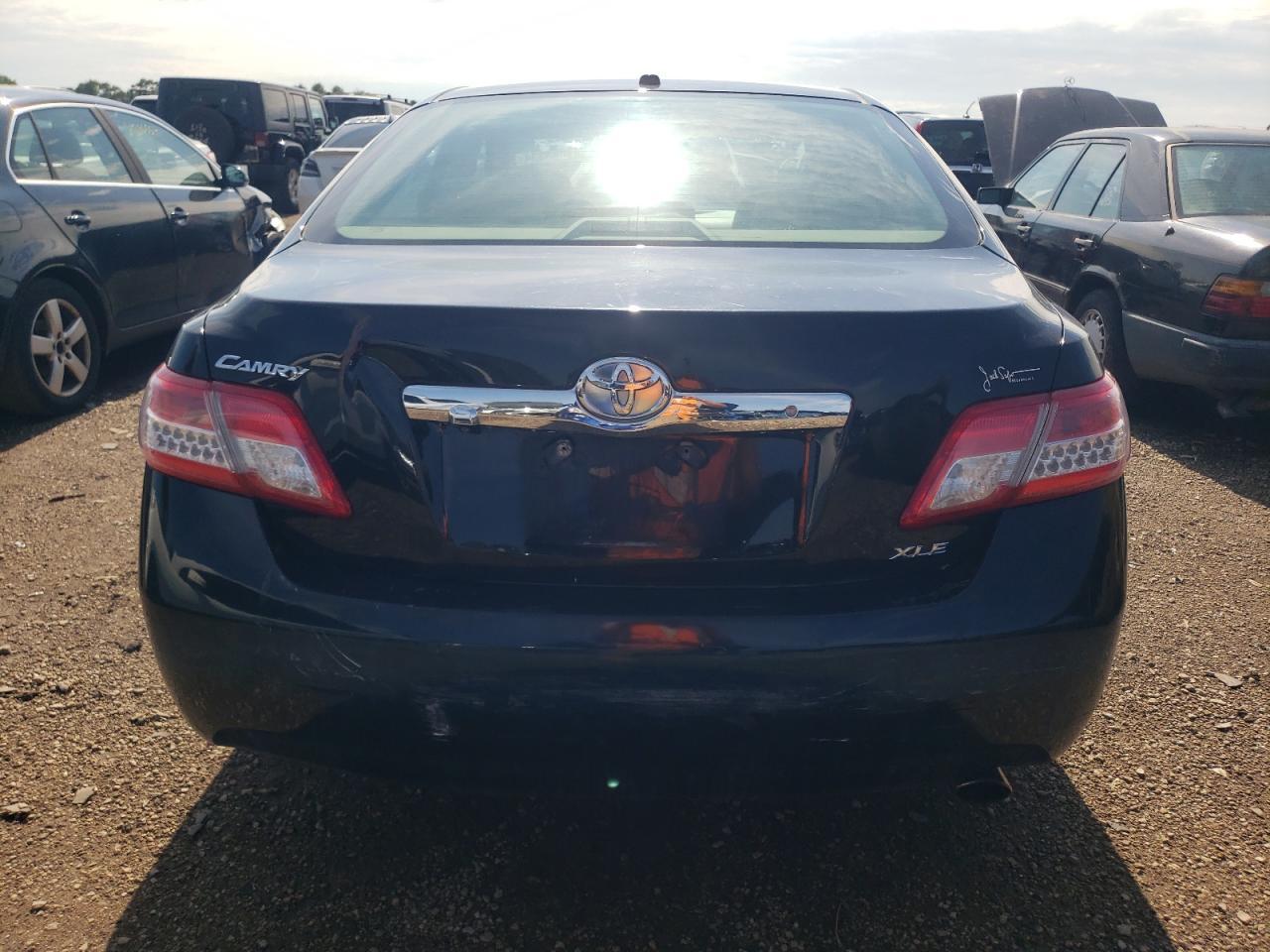 2011 TOYOTA CAMRY