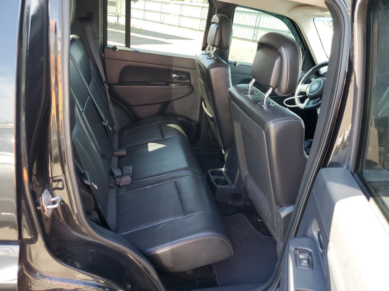 2012 JEEP Liberty