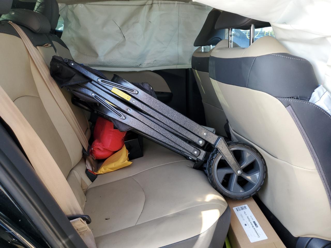 2016 TOYOTA PRIUS