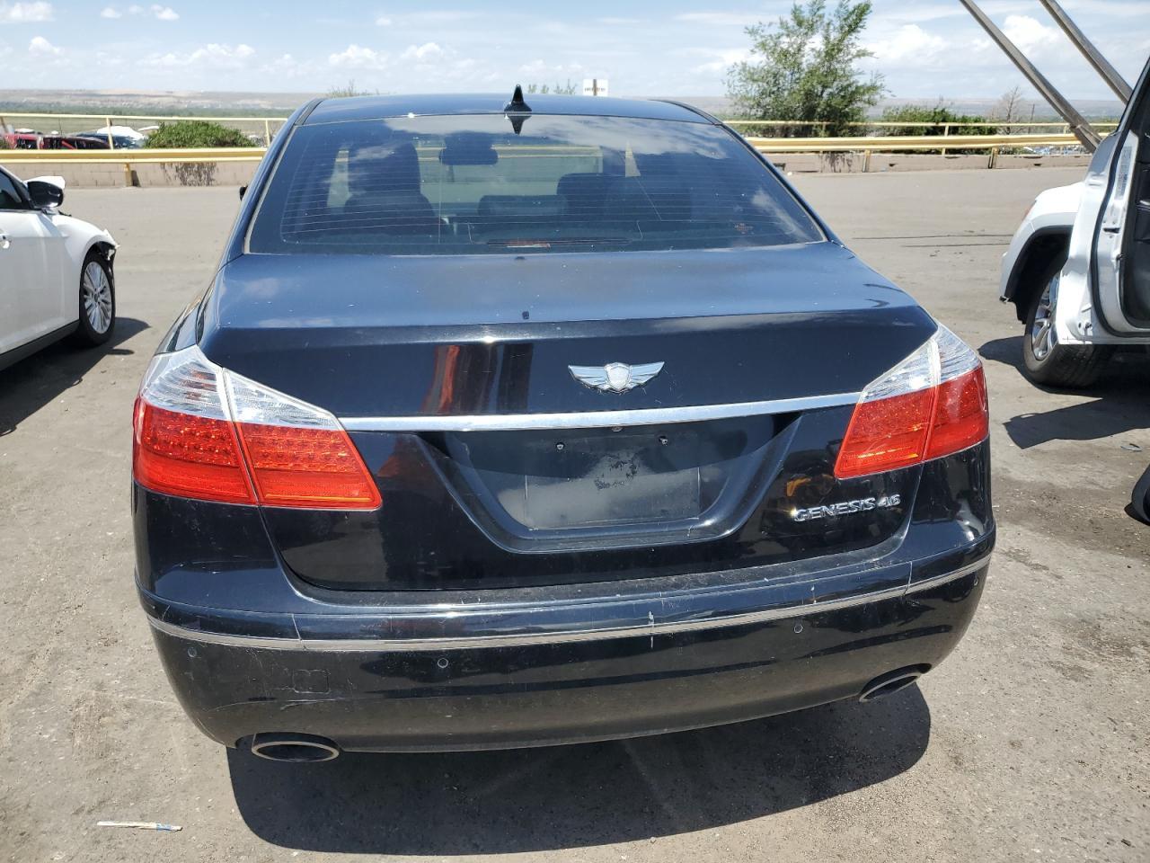 2010 HYUNDAI GENESIS